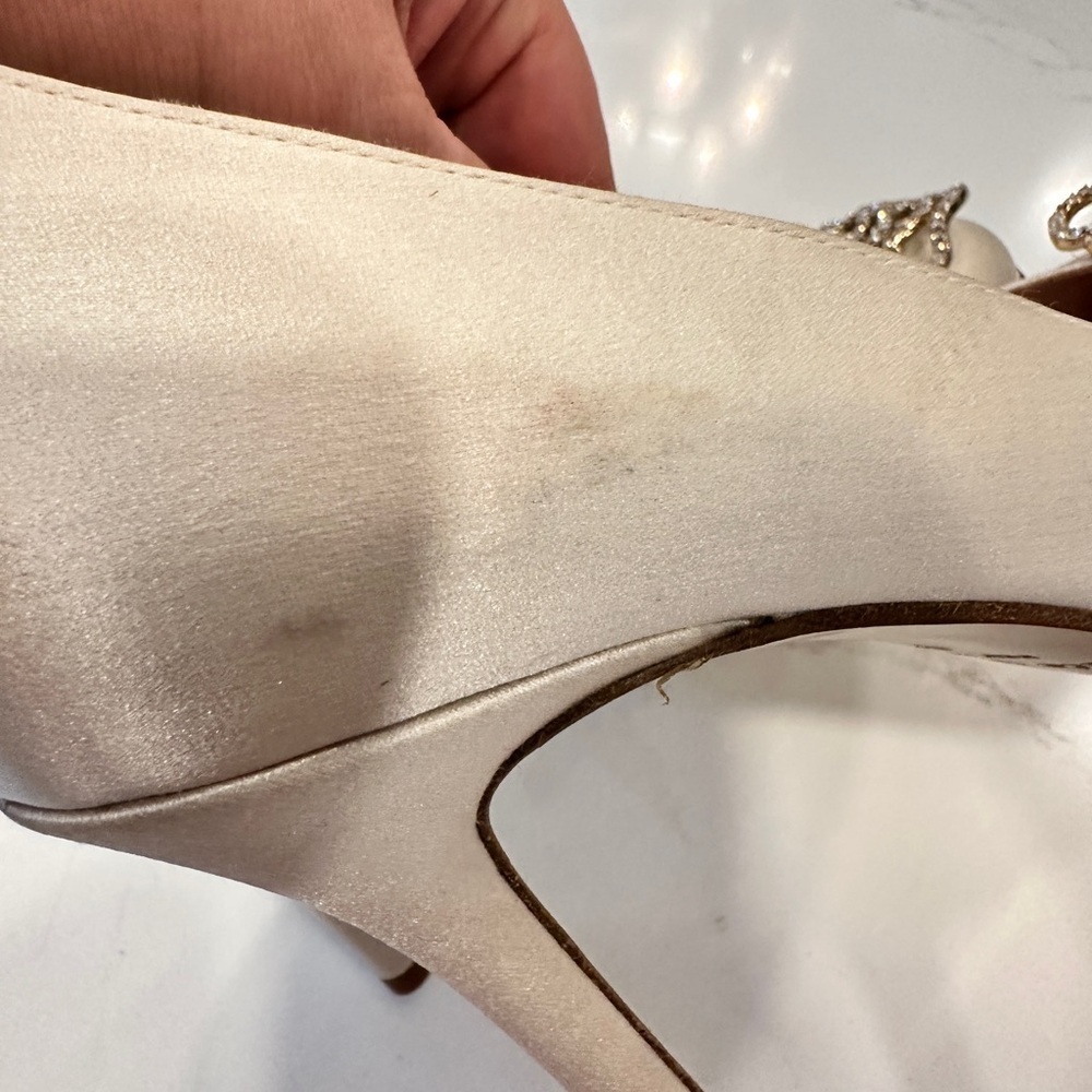 Kate Spade Satin Ivory Heels with Rose Embellishments (Size 8.5) - Picture 11 of 13
